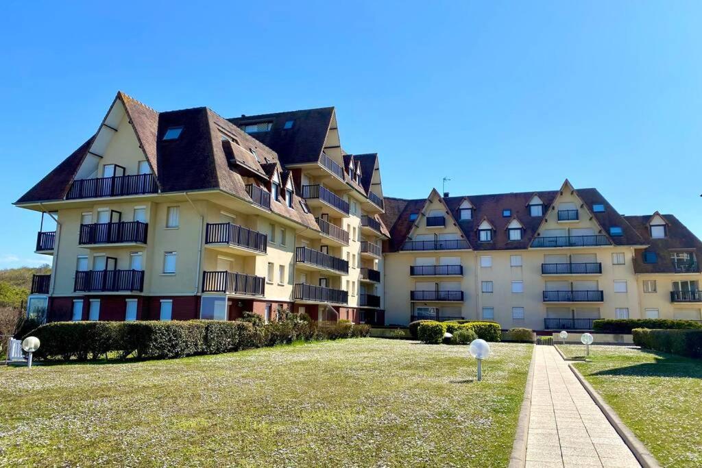 Studio Avec Acces A La Mer - Cabourg Eksteriør billede